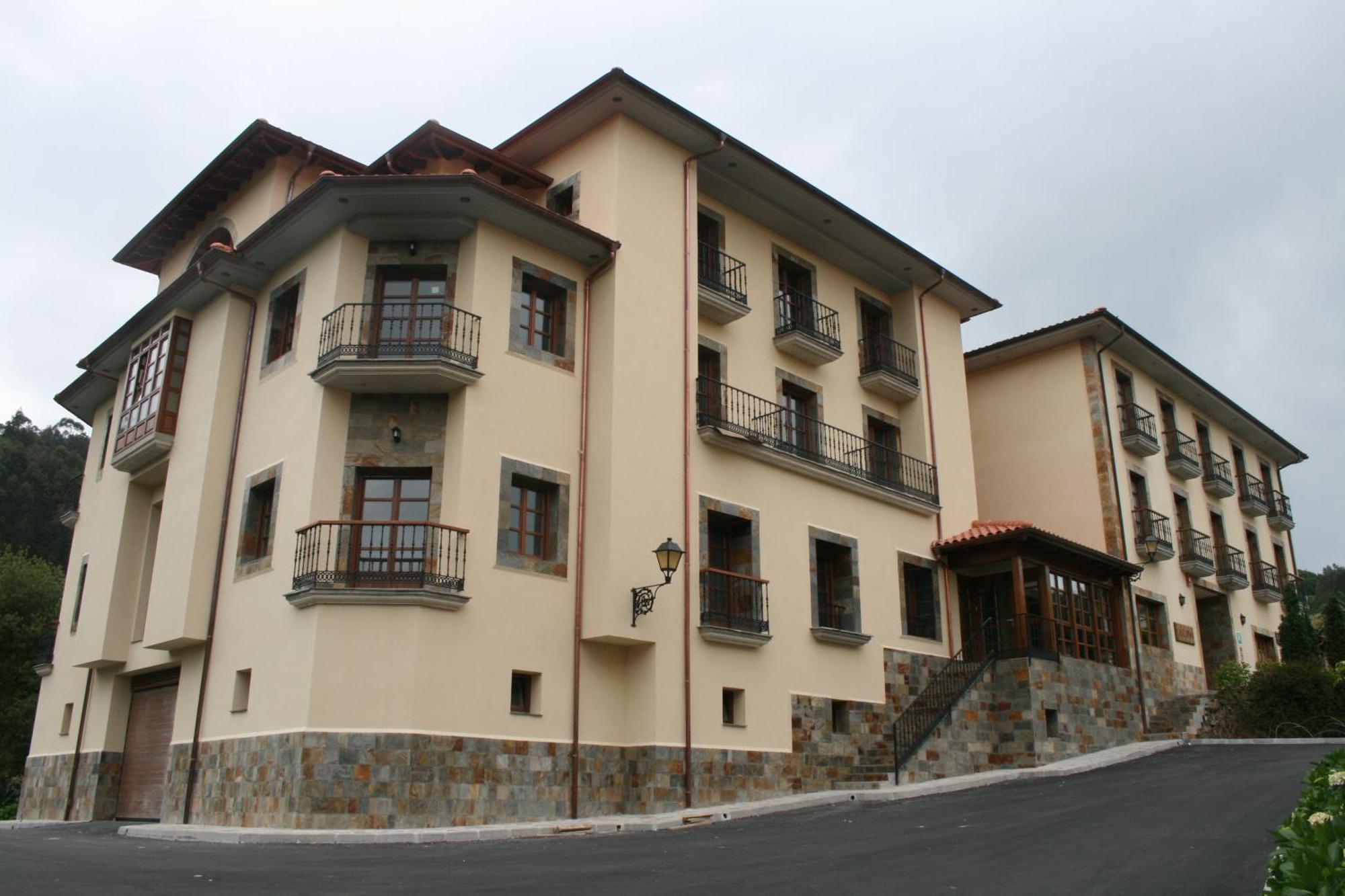 Hotel Valle Las Luinas Soto de Luina Exterior photo